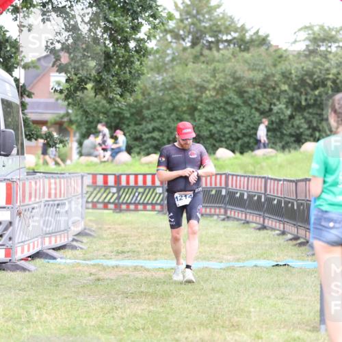 21.06.2026 - 29. Vierlanden-Triathlon Andreas Tolksdorf http://msf.ph/oto/9894357 21.06.2026 14:46:59 Ziel 1214, 1214 meine-sportfotos.de