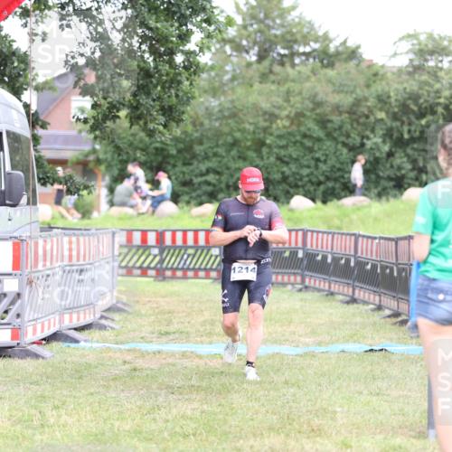 21.06.2026 - 29. Vierlanden-Triathlon Andreas Tolksdorf http://msf.ph/oto/9894360 21.06.2026 14:46:59 Ziel 1214, 1214 meine-sportfotos.de