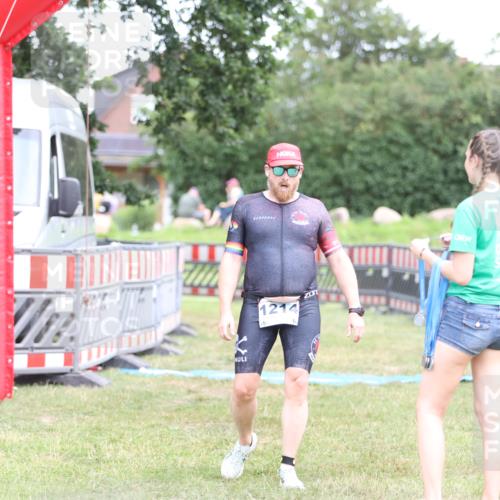 21.06.2026 - 29. Vierlanden-Triathlon Andreas Tolksdorf http://msf.ph/oto/9894366 21.06.2026 14:47:02 Ziel 276, 1214, 276, 1214 meine-sportfotos.de
