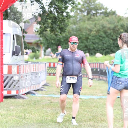21.06.2026 - 29. Vierlanden-Triathlon Andreas Tolksdorf http://msf.ph/oto/9894367 21.06.2026 14:47:02 Ziel 276, 1214, 276, 1214 meine-sportfotos.de