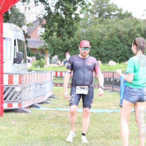 21.06.2026 - 29. Vierlanden-Triathlon Andreas Tolksdorf http://msf.ph/oto/9894369 21.06.2026 14:47:02 Ziel 276, 1214, 276, 1214 meine-sportfotos.de