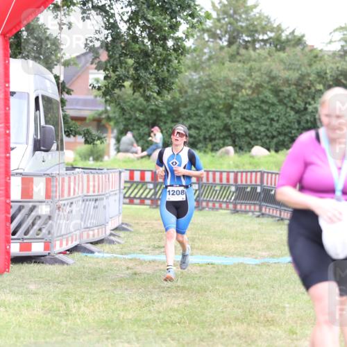 21.06.2026 - 29. Vierlanden-Triathlon Andreas Tolksdorf http://msf.ph/oto/9894393 21.06.2026 14:47:23 Ziel 1208, 1208 meine-sportfotos.de