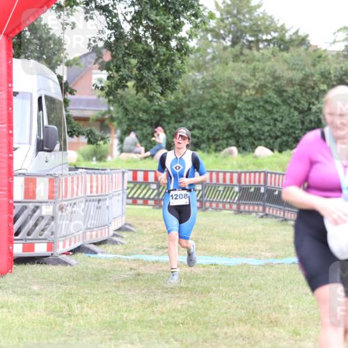 21.06.2026 - 29. Vierlanden-Triathlon Andreas Tolksdorf http://msf.ph/oto/9894394 21.06.2026 14:47:23 Ziel 1208, 1208 meine-sportfotos.de