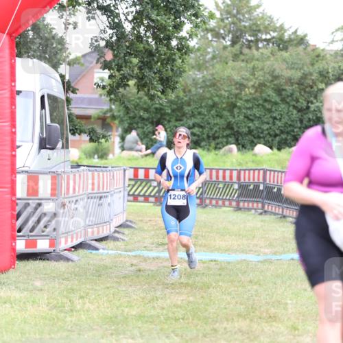 21.06.2026 - 29. Vierlanden-Triathlon Andreas Tolksdorf http://msf.ph/oto/9894395 21.06.2026 14:47:23 Ziel 1208, 1208 meine-sportfotos.de