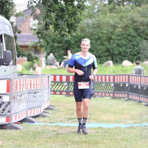 21.06.2026 - 29. Vierlanden-Triathlon Andreas Tolksdorf http://msf.ph/oto/9894411 21.06.2026 14:48:14 Ziel 94, 94 meine-sportfotos.de