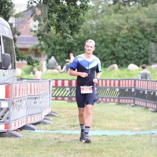 21.06.2026 - 29. Vierlanden-Triathlon Andreas Tolksdorf http://msf.ph/oto/9894412 21.06.2026 14:48:14 Ziel 94, 94 meine-sportfotos.de