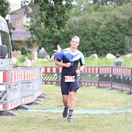 21.06.2026 - 29. Vierlanden-Triathlon Andreas Tolksdorf http://msf.ph/oto/9894414 21.06.2026 14:48:14 Ziel 94, 94 meine-sportfotos.de