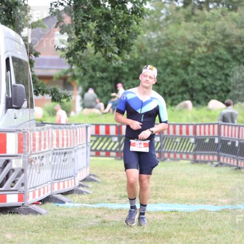 21.06.2026 - 29. Vierlanden-Triathlon Andreas Tolksdorf http://msf.ph/oto/9894415 21.06.2026 14:48:14 Ziel 94, 94 meine-sportfotos.de