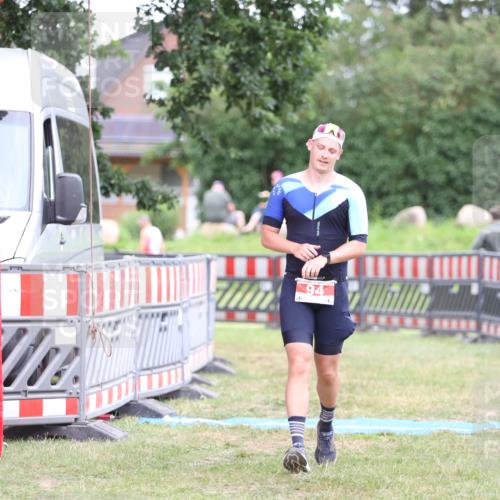 21.06.2026 - 29. Vierlanden-Triathlon Andreas Tolksdorf http://msf.ph/oto/9894417 21.06.2026 14:48:14 Ziel 94, 94 meine-sportfotos.de