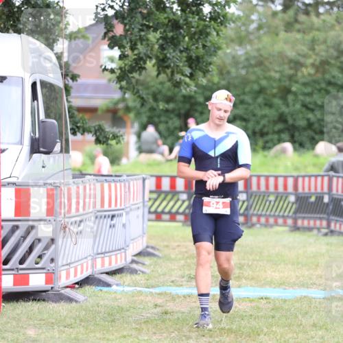 21.06.2026 - 29. Vierlanden-Triathlon Andreas Tolksdorf http://msf.ph/oto/9894418 21.06.2026 14:48:14 Ziel 94, 94 meine-sportfotos.de