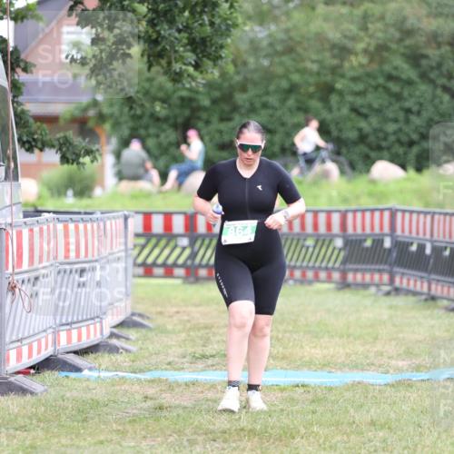 21.06.2026 - 29. Vierlanden-Triathlon Andreas Tolksdorf http://msf.ph/oto/9894424 21.06.2026 14:50:09 Ziel 864, 864 meine-sportfotos.de