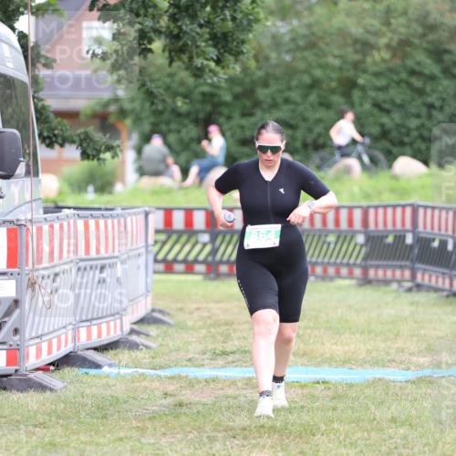 21.06.2026 - 29. Vierlanden-Triathlon Andreas Tolksdorf http://msf.ph/oto/9894426 21.06.2026 14:50:09 Ziel 864, 864 meine-sportfotos.de