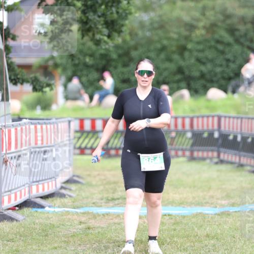 21.06.2026 - 29. Vierlanden-Triathlon Andreas Tolksdorf http://msf.ph/oto/9894427 21.06.2026 14:50:11 Ziel 864, 864 meine-sportfotos.de