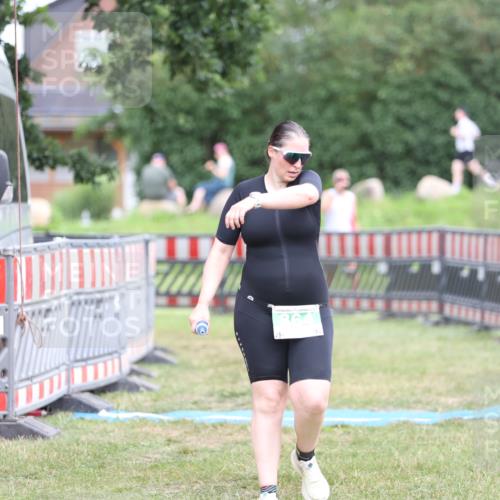 21.06.2026 - 29. Vierlanden-Triathlon Andreas Tolksdorf http://msf.ph/oto/9894432 21.06.2026 14:50:11 Ziel 864, 864 meine-sportfotos.de