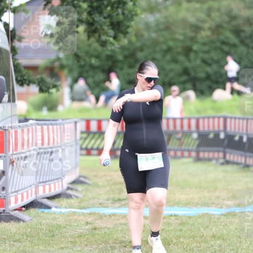 21.06.2026 - 29. Vierlanden-Triathlon Andreas Tolksdorf http://msf.ph/oto/9894433 21.06.2026 14:50:11 Ziel 864, 864 meine-sportfotos.de