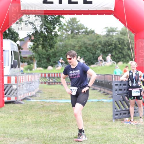 21.06.2026 - 29. Vierlanden-Triathlon Andreas Tolksdorf http://msf.ph/oto/9894508 21.06.2026 14:57:19 Ziel  meine-sportfotos.de