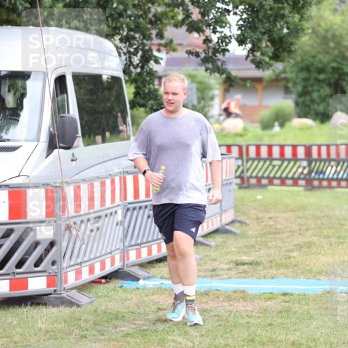 21.06.2026 - 29. Vierlanden-Triathlon Andreas Tolksdorf http://msf.ph/oto/9894535 21.06.2026 15:03:26 Ziel 736, 736 meine-sportfotos.de