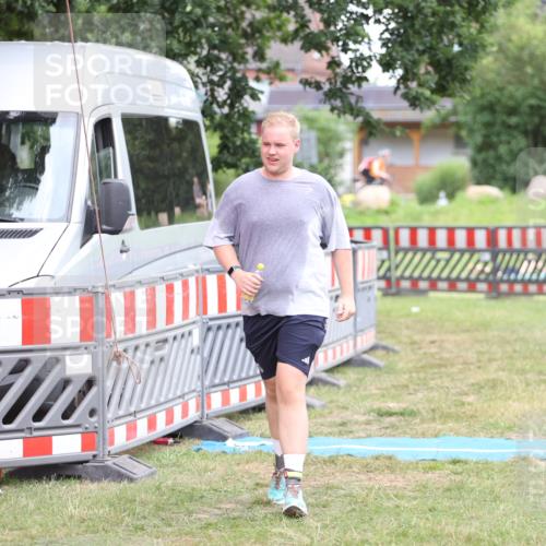 21.06.2026 - 29. Vierlanden-Triathlon Andreas Tolksdorf http://msf.ph/oto/9894536 21.06.2026 15:03:26 Ziel 736, 736 meine-sportfotos.de