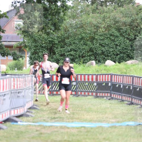 21.06.2026 - 29. Vierlanden-Triathlon Andreas Tolksdorf http://msf.ph/oto/9894539 21.06.2026 15:05:03 Ziel 255, 1245, 1246, 255, 1245, 1246 meine-sportfotos.de