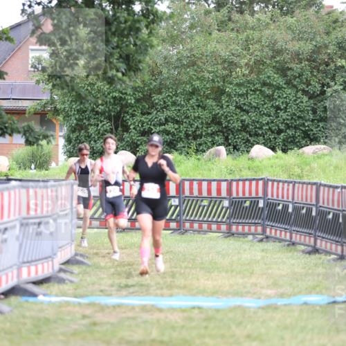 21.06.2026 - 29. Vierlanden-Triathlon Andreas Tolksdorf http://msf.ph/oto/9894542 21.06.2026 15:05:03 Ziel 255, 1245, 1246, 255, 1245, 1246 meine-sportfotos.de