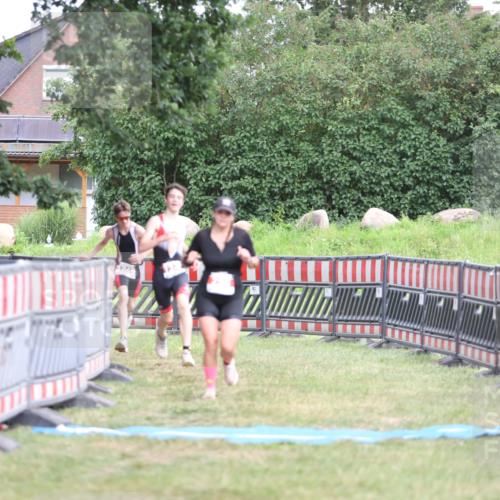 21.06.2026 - 29. Vierlanden-Triathlon Andreas Tolksdorf http://msf.ph/oto/9894545 21.06.2026 15:05:03 Ziel 255, 1245, 1246, 255, 1245, 1246 meine-sportfotos.de