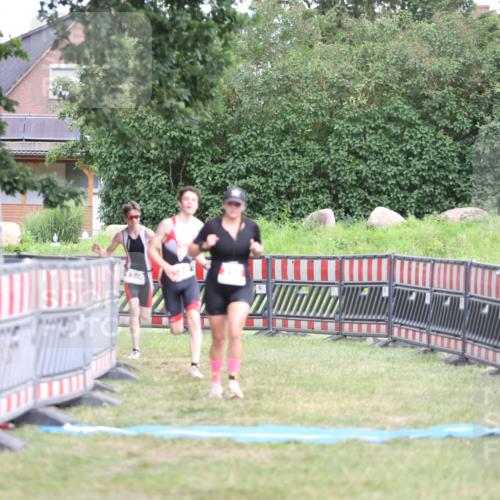 21.06.2026 - 29. Vierlanden-Triathlon Andreas Tolksdorf http://msf.ph/oto/9894547 21.06.2026 15:05:03 Ziel 255, 1245, 1246, 255, 1245, 1246 meine-sportfotos.de