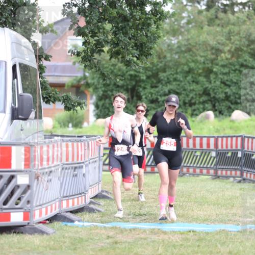 21.06.2026 - 29. Vierlanden-Triathlon Andreas Tolksdorf http://msf.ph/oto/9894551 21.06.2026 15:05:04 Ziel 255, 1245, 1246, 255, 1245, 1246 meine-sportfotos.de
