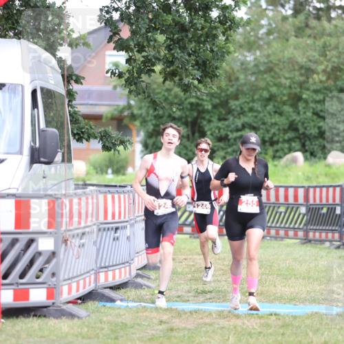 21.06.2026 - 29. Vierlanden-Triathlon Andreas Tolksdorf http://msf.ph/oto/9894558 21.06.2026 15:05:04 Ziel 255, 1245, 1246, 255, 1245, 1246 meine-sportfotos.de