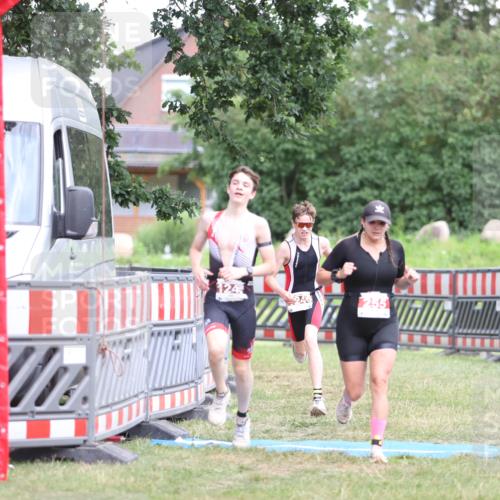21.06.2026 - 29. Vierlanden-Triathlon Andreas Tolksdorf http://msf.ph/oto/9894561 21.06.2026 15:05:05 Ziel 255, 1245, 1246, 255, 1245, 1246 meine-sportfotos.de