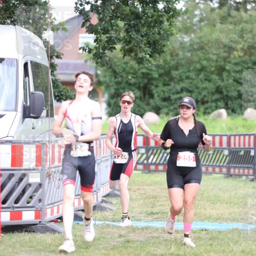 21.06.2026 - 29. Vierlanden-Triathlon Andreas Tolksdorf http://msf.ph/oto/9894563 21.06.2026 15:05:05 Ziel 255, 1245, 1246, 255, 1245, 1246 meine-sportfotos.de