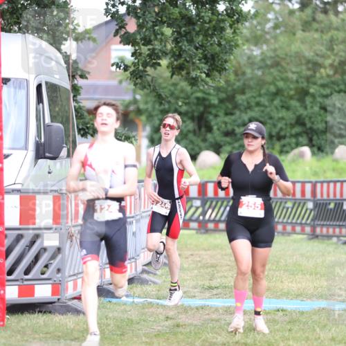 21.06.2026 - 29. Vierlanden-Triathlon Andreas Tolksdorf http://msf.ph/oto/9894565 21.06.2026 15:05:05 Ziel 255, 1245, 1246, 255, 1245, 1246 meine-sportfotos.de