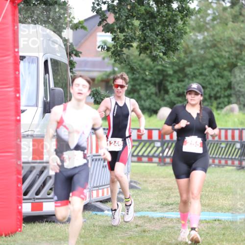 21.06.2026 - 29. Vierlanden-Triathlon Andreas Tolksdorf http://msf.ph/oto/9894574 21.06.2026 15:05:06 Ziel 255, 1245, 1246, 255, 1245, 1246 meine-sportfotos.de