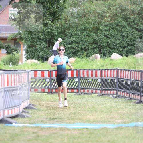 21.06.2026 - 29. Vierlanden-Triathlon Andreas Tolksdorf http://msf.ph/oto/9894576 21.06.2026 15:05:31 Ziel 1252, 1252 meine-sportfotos.de