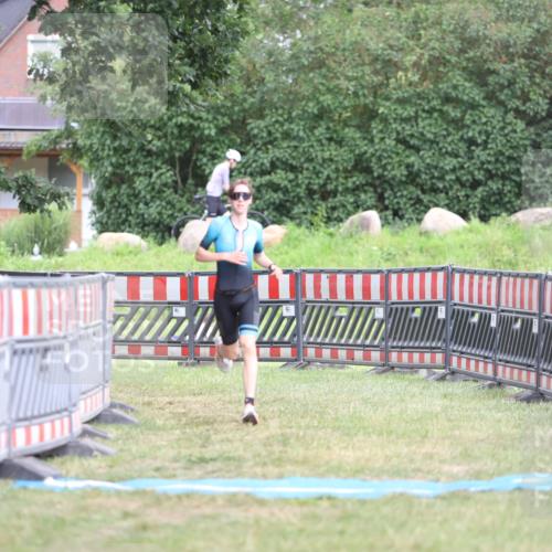 21.06.2026 - 29. Vierlanden-Triathlon Andreas Tolksdorf http://msf.ph/oto/9894578 21.06.2026 15:05:31 Ziel 1252, 1252 meine-sportfotos.de