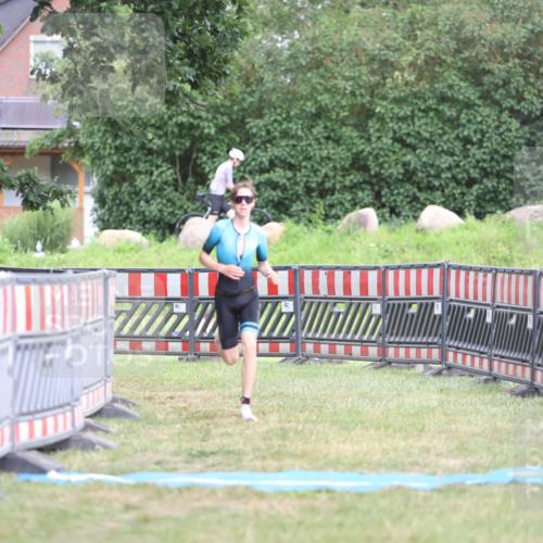 21.06.2026 - 29. Vierlanden-Triathlon Andreas Tolksdorf http://msf.ph/oto/9894579 21.06.2026 15:05:31 Ziel 1252, 1252 meine-sportfotos.de