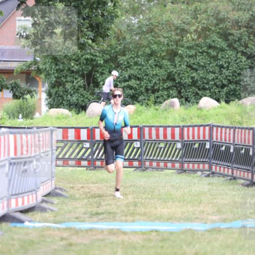 21.06.2026 - 29. Vierlanden-Triathlon Andreas Tolksdorf http://msf.ph/oto/9894580 21.06.2026 15:05:31 Ziel 1252, 1252 meine-sportfotos.de