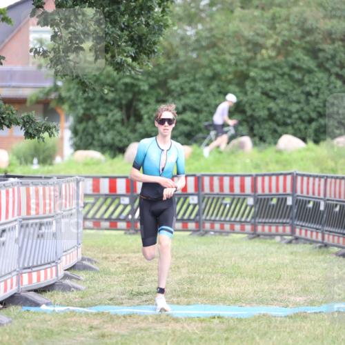 21.06.2026 - 29. Vierlanden-Triathlon Andreas Tolksdorf http://msf.ph/oto/9894593 21.06.2026 15:05:32 Ziel 1252, 1252 meine-sportfotos.de