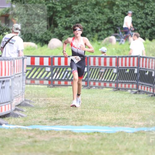 21.06.2026 - 29. Vierlanden-Triathlon Andreas Tolksdorf http://msf.ph/oto/9894599 21.06.2026 15:06:02 Ziel 1250, 1250 meine-sportfotos.de