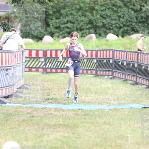 21.06.2026 - 29. Vierlanden-Triathlon Andreas Tolksdorf http://msf.ph/oto/9894619 21.06.2026 15:06:45 Ziel 1331, 1331 meine-sportfotos.de