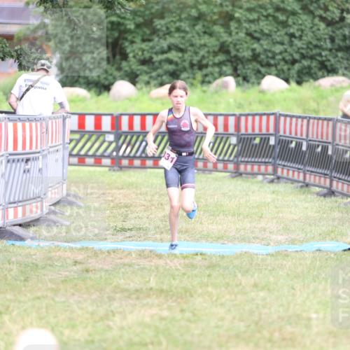 21.06.2026 - 29. Vierlanden-Triathlon Andreas Tolksdorf http://msf.ph/oto/9894624 21.06.2026 15:06:45 Ziel 1331, 1331 meine-sportfotos.de