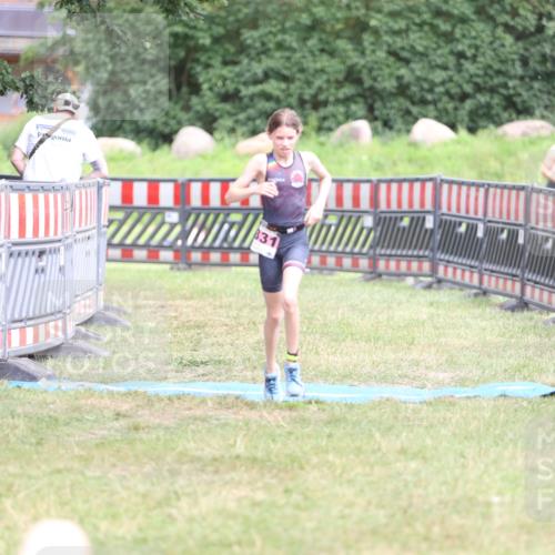 21.06.2026 - 29. Vierlanden-Triathlon Andreas Tolksdorf http://msf.ph/oto/9894626 21.06.2026 15:06:45 Ziel 1331, 1331 meine-sportfotos.de