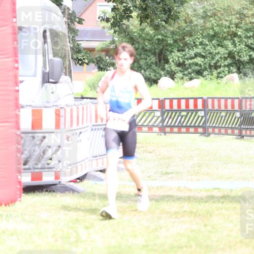 21.06.2026 - 29. Vierlanden-Triathlon Andreas Tolksdorf http://msf.ph/oto/9894636 21.06.2026 15:07:07 Ziel 1247, 1247 meine-sportfotos.de