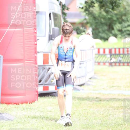 21.06.2026 - 29. Vierlanden-Triathlon Andreas Tolksdorf http://msf.ph/oto/9894646 21.06.2026 15:07:08 Ziel 1247, 1247 meine-sportfotos.de