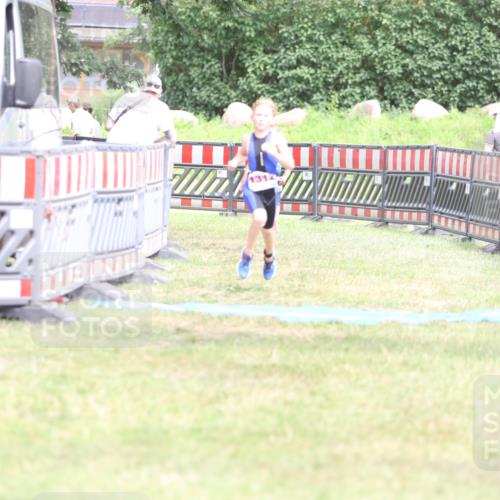 21.06.2026 - 29. Vierlanden-Triathlon Andreas Tolksdorf http://msf.ph/oto/9894654 21.06.2026 15:07:17 Ziel 1296, 1312, 1328, 1296, 1312, 1328 meine-sportfotos.de