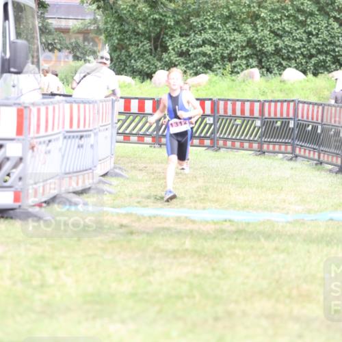 21.06.2026 - 29. Vierlanden-Triathlon Andreas Tolksdorf http://msf.ph/oto/9894656 21.06.2026 15:07:17 Ziel 1296, 1312, 1328, 1296, 1312, 1328 meine-sportfotos.de