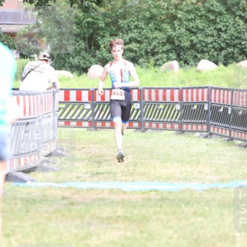21.06.2026 - 29. Vierlanden-Triathlon Andreas Tolksdorf http://msf.ph/oto/9894680 21.06.2026 15:07:28 Ziel 1251, 1328, 1330, 1251, 1328, 1330 meine-sportfotos.de