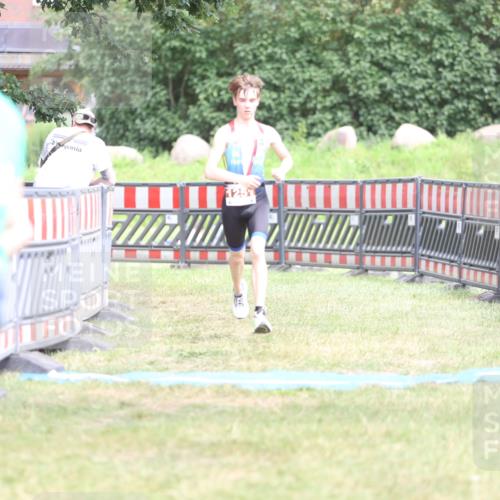 21.06.2026 - 29. Vierlanden-Triathlon Andreas Tolksdorf http://msf.ph/oto/9894686 21.06.2026 15:07:28 Ziel 1251, 1328, 1330, 1251, 1328, 1330 meine-sportfotos.de
