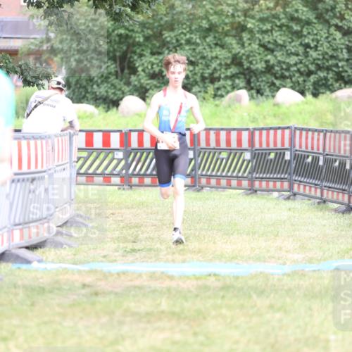 21.06.2026 - 29. Vierlanden-Triathlon Andreas Tolksdorf http://msf.ph/oto/9894688 21.06.2026 15:07:28 Ziel 1251, 1328, 1330, 1251, 1328, 1330 meine-sportfotos.de