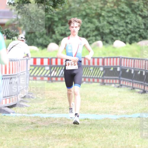 21.06.2026 - 29. Vierlanden-Triathlon Andreas Tolksdorf http://msf.ph/oto/9894697 21.06.2026 15:07:29 Ziel 1251, 1330, 1251, 1330 meine-sportfotos.de