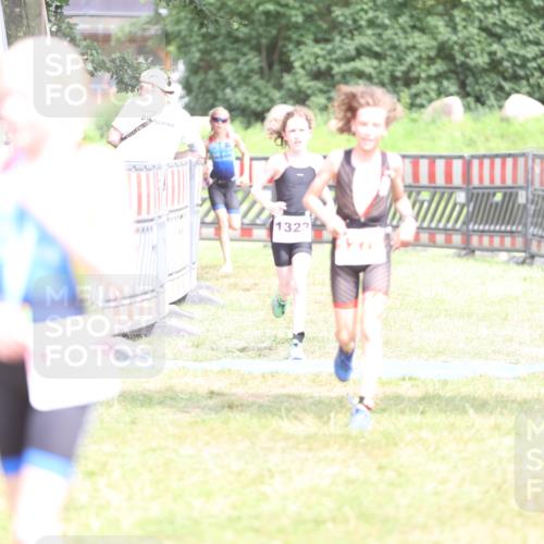 21.06.2026 - 29. Vierlanden-Triathlon Andreas Tolksdorf http://msf.ph/oto/9894724 21.06.2026 15:07:41 Ziel 1272, 1276, 1284, 1313, 1330, 1333, 1272, 1276, 1284, 1313, 1330, 1333 meine-sportfotos.de